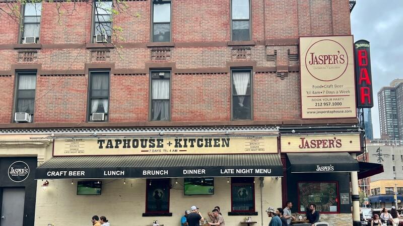 Best Sports Bars in New York - Jaspers Tap House & Kitchen