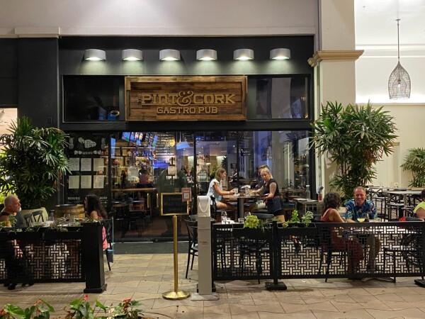 Best Sports Bars in Wailea - Pint & Cork