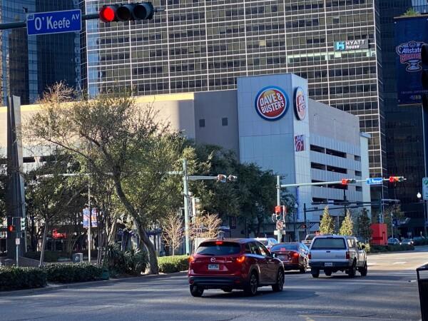 Best Sports Bars in New Orleans - Dave & Busters @ New Orleans