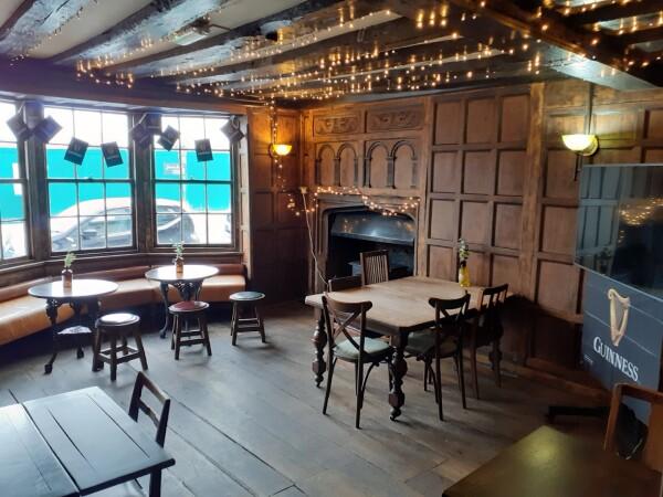 Beste Sportsbars in Sevenoaks - Oak Tavern