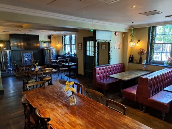 Beste Sportsbars in Sevenoaks - Oak Tavern