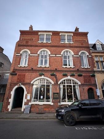 Best Sports Bars in Warwick - The Old Coffee Tavern