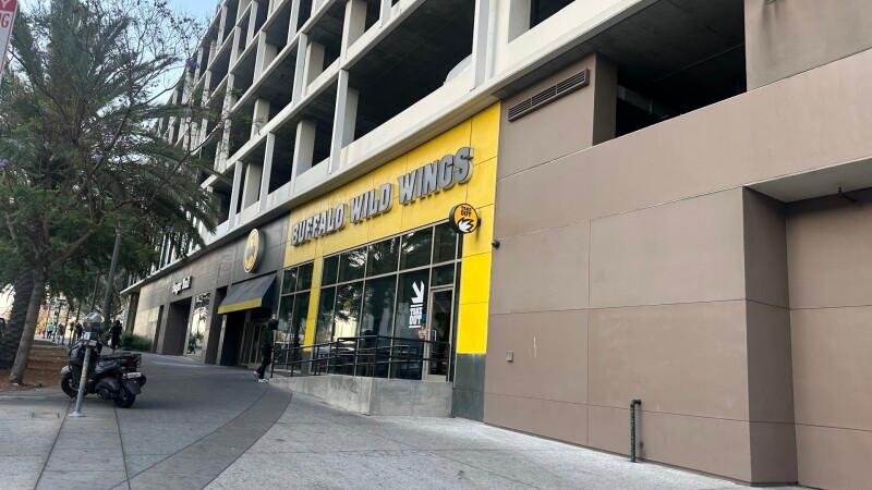 Best Sports Bars in Los Angeles - Buffalo Wild Wings @ Los Angeles, Ca-Koreatown