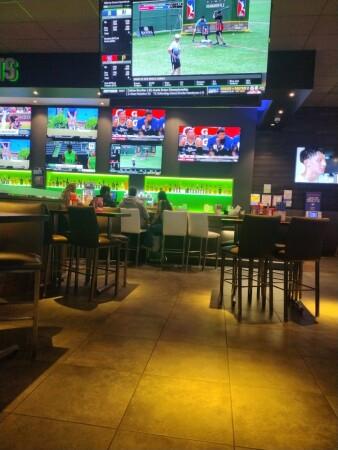 Best Sports Bars in Anchorage - Dave & Busters @ Anchorage