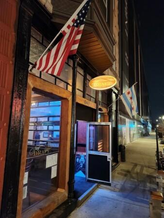 Best Sports Bars in Chicago - First Draft