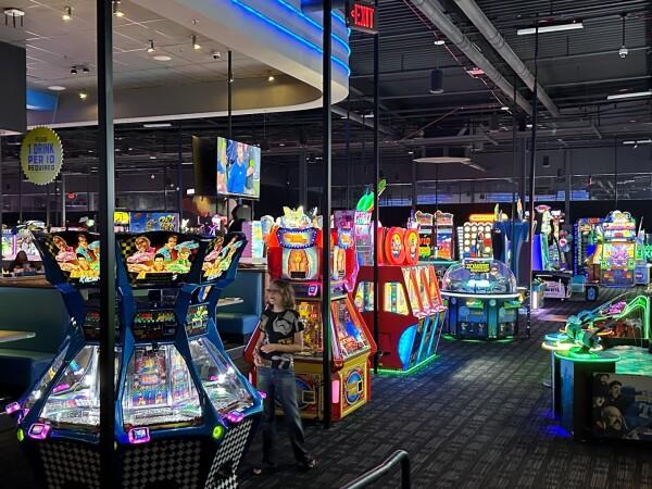 Best Sports Bars in Torrance - Dave & Busters @ Torrance