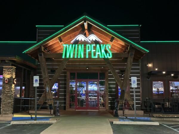 Best Sports Bars in Huntsville - Twin Peaks Restaurant @ Huntsville