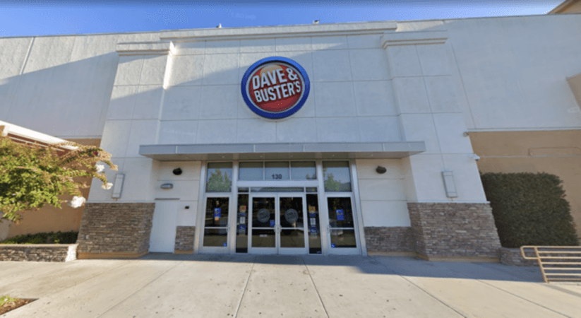 Best Sports Bars in Thousand Oaks - Dave & Busters @ Thousand Oaks