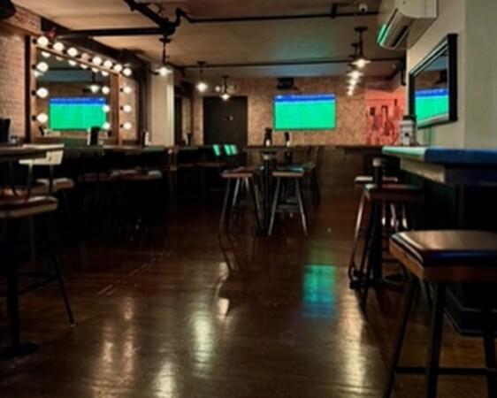 Best Sports Bars in New York - Long Acre Tavern