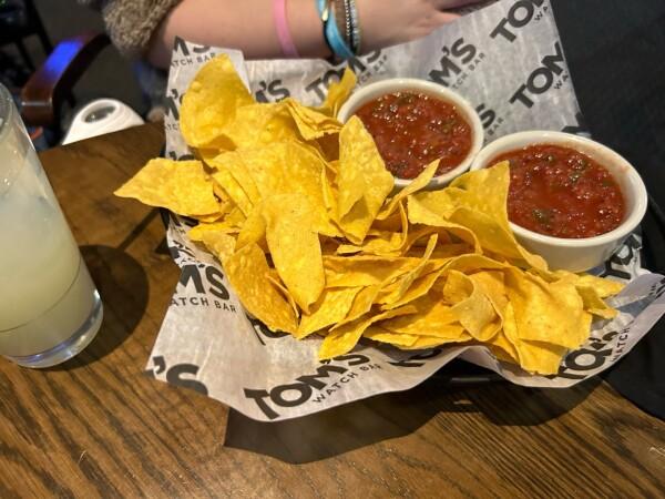 Best Sports Bars in Uncasville - Tom's Watch Bar @ Mohegan Sun Casino
