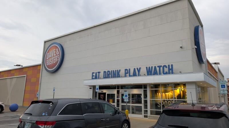 Best Sports Bars in Manchester - Dave & Busters @ Manchester Nh