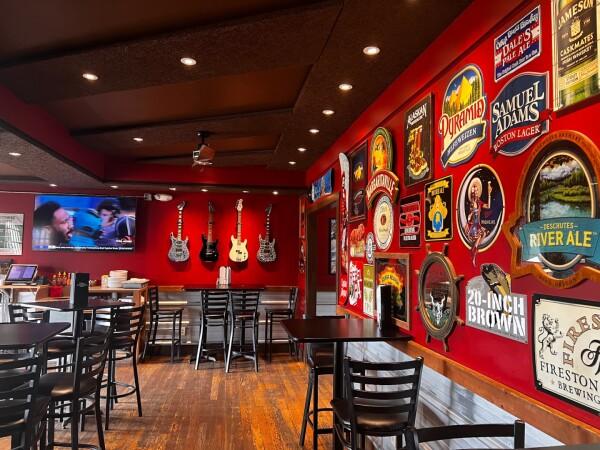 Best Sports Bars in Palmer - Palmer Alehouse