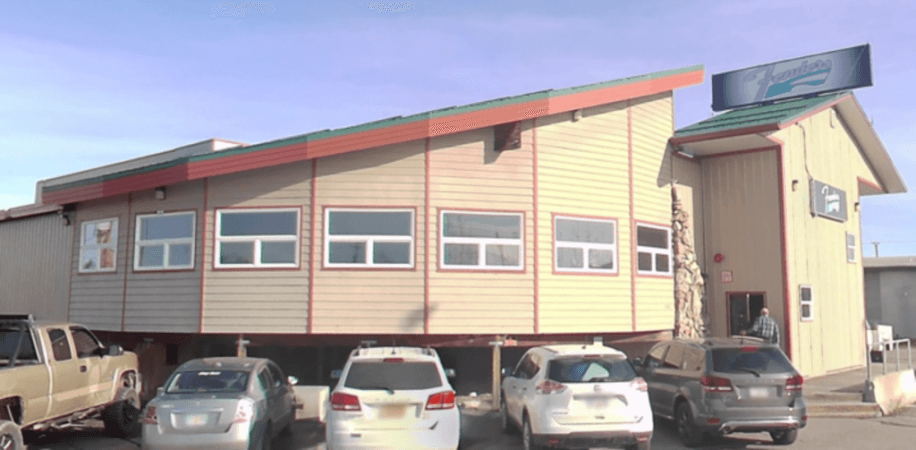 Best Sports Bars in Fairbanks - Fenders Restaurant