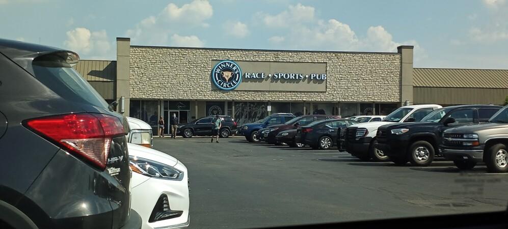 Best Sports Bars in Clarksville - Caesars Sportsbook @ Winners Circle Clarksville