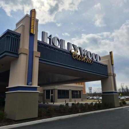 Best Sports Bars in Morgantown - Barstool Sportsbook @ Hollywood Casino Morgantown