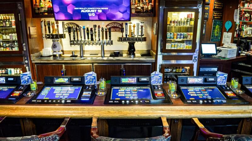 Best Sports Bars in Las Vegas - Steiner's Pub @ W Cheyenne