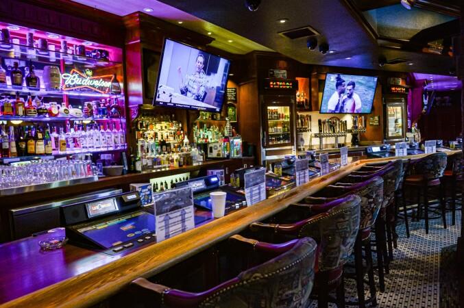 Best Sports Bars in Las Vegas - Steiner's Pub @ N Buffalo