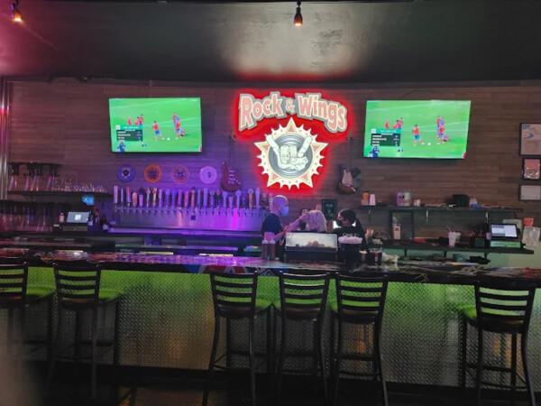 Best Sports Bars in Bakersfield - Rock & Wings @ Niles St
