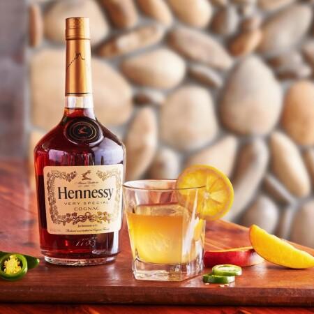 Best Sports Bars in Auburn Hills - Twin Peaks Restaurant @ Auburn Hills, Mi