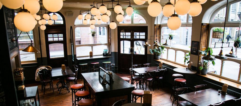 Best Sports Bars in London - The Fox