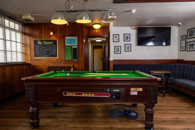 Beste Sportsbars in Harlow - The Shark