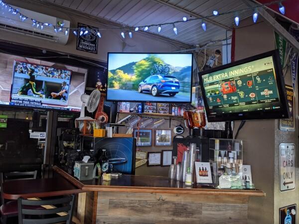 Best Sports Bars in Virginia Beach - Scotty Quixx