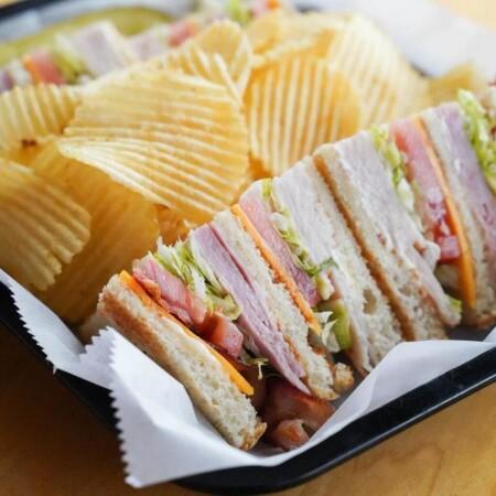 Best Sports Bars in Virginia Beach - Scotty Quixx