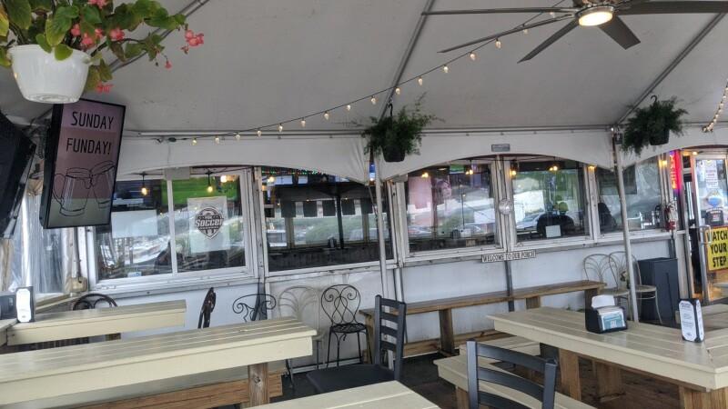 Best Sports Bars in Virginia Beach - Scotty Quixx