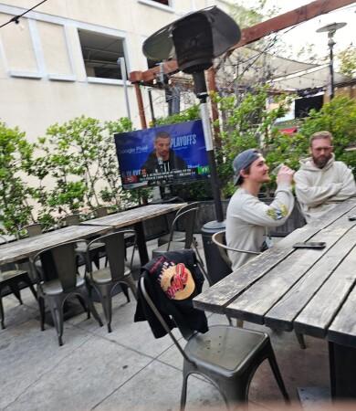 Best Sports Bars in Pasadena - Kings Row Gastro Pub