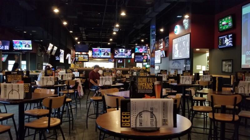 Beste Sportsbars in Portsmouth - Buffalo Wild Wings @ Portsmouth, Nh