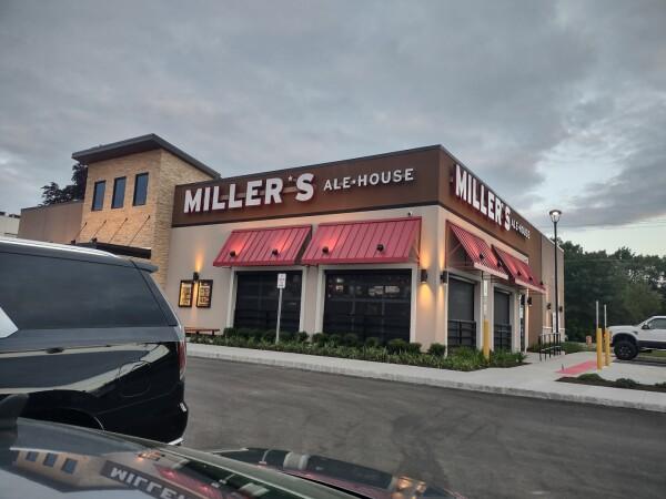 Best Sports Bars in Ocean Township - Millers Ale House @ Ocean Township, Nj