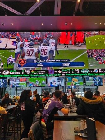 Best Sports Bars in Chicago - Draftkings Wrigley Field