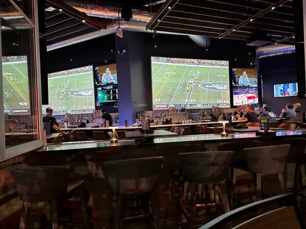 Best Sports Bars in Houston - Tom's Watch Bar @ Houston