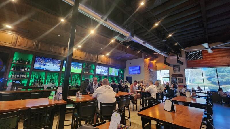 Best Sports Bars in Santa Clarita - Montys Sports Bar & Grill