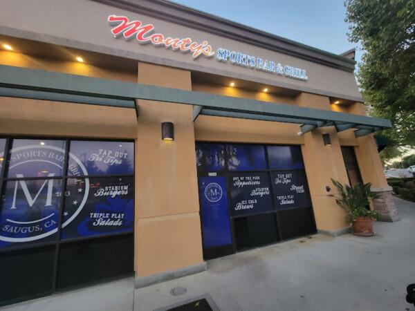 Best Sports Bars in Santa Clarita - Montys Sports Bar & Grill