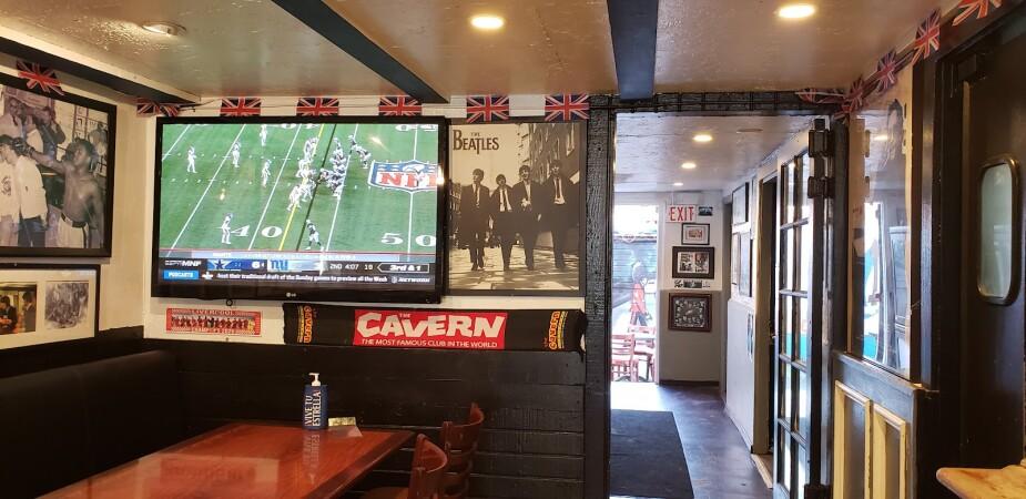 Best Sports Bars in Santa Monica - Brittania Pub