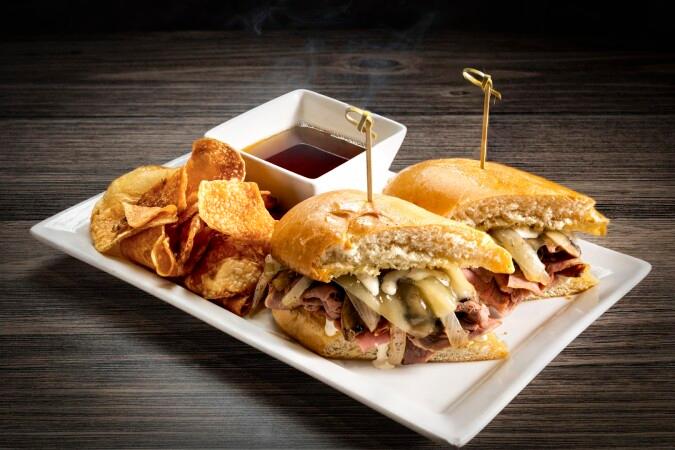 Best Sports Bars in Las Vegas - Hennesseys Tavern @ Las Vegas