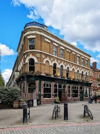Best Sports Bars in London - The Dog House