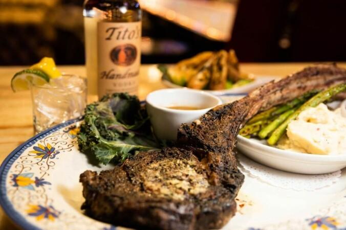 Best Sports Bars in Inkster - Flight Club