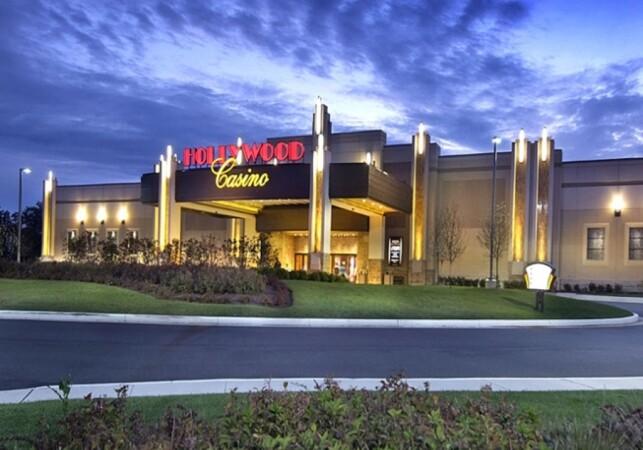 Best Sports Bars in Perryville - The Sportsbook Restaurant and Bar @ Hollywood Casino Perryville