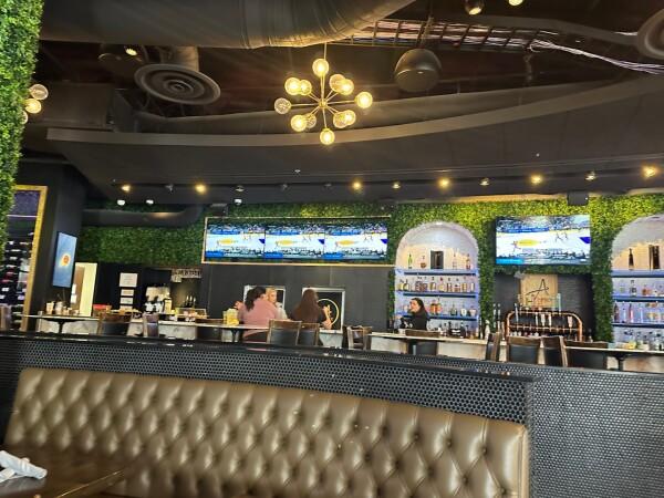 Best Sports Bars in Phoenix - The Ainsworth Phoenix