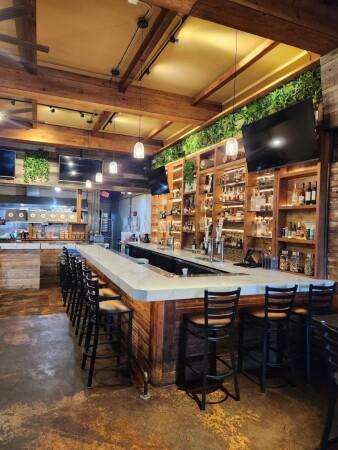 Best Sports Bars in Oakland - Smokin Woods Bbq