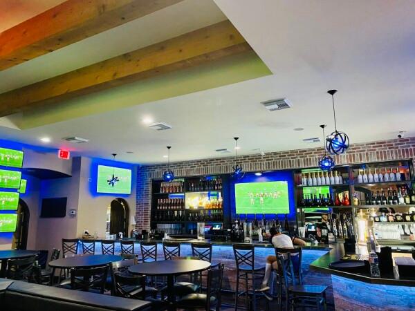 Best Sports Bars in Houston - 2024 Bar & Grill