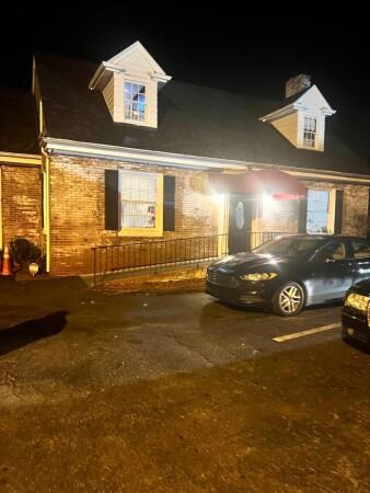 Best Sports Bars in Greensboro - House Divided Bottles And Taps