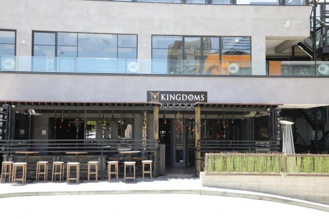 Best Sports Bars in Los Angeles - 7 Kingdoms