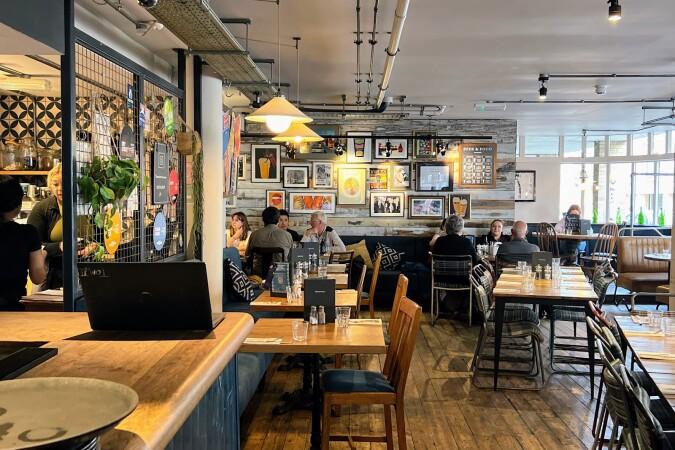 Beste Sportsbars in Cambridge - Cambridge Brewhouse