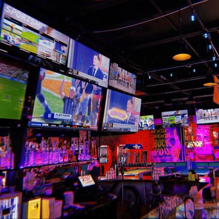 Best Sports Bars in El Paso - Rad Retrocade West