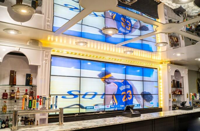 Best Sports Bars in Philadelphia - Wicked Wolf Philadelphia