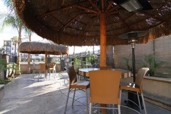 Best Sports Bars in Riverside - Dukes Bar & Grill