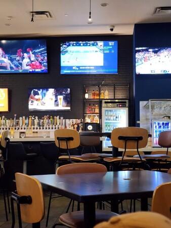 Best Sports Bars in Oxnard - Buffalo Wild Wings @ Oxnard, Ca